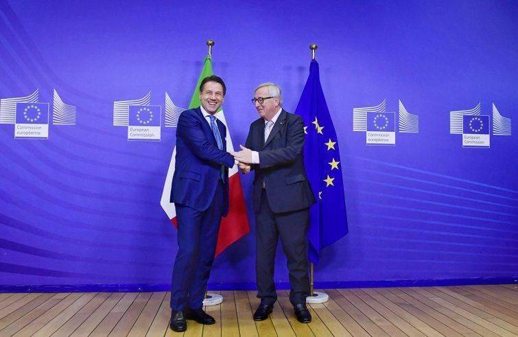 Conte e Juncker - Foto AgenSir