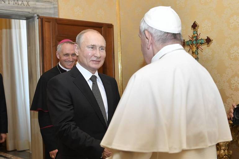 Vaticano, 4 luglio: Papa Francesco riceve in udienza S.E. il sig. Vladimir Putin, Presidente della Federazione Russa. Foto Vatican Media/SIR