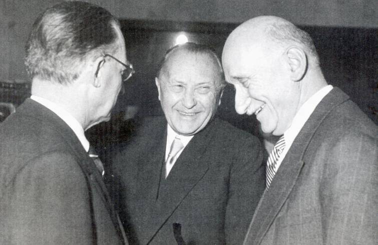 Da sinistra: De Gasperi, Adenauer e Schuman. Foto agensir.it