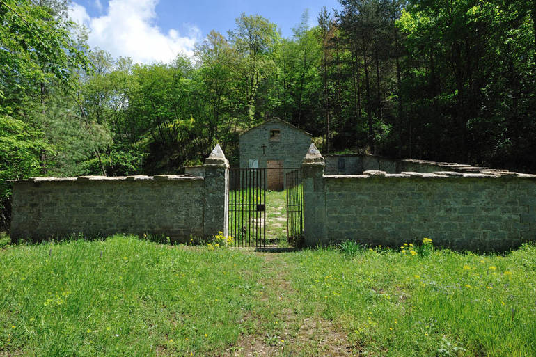 Il cimitero di Poggio alla lastra (Bagno di Romagna)
