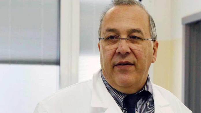 Nella foto il direttore del reparto di malattie infettive dell'ospedale di Ravenna, il dottor Paolo Bassi