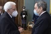 A sinistra il presidente della Repubblica Sergio Mattarella con Mario Draghi. Foto Ansa/SIR