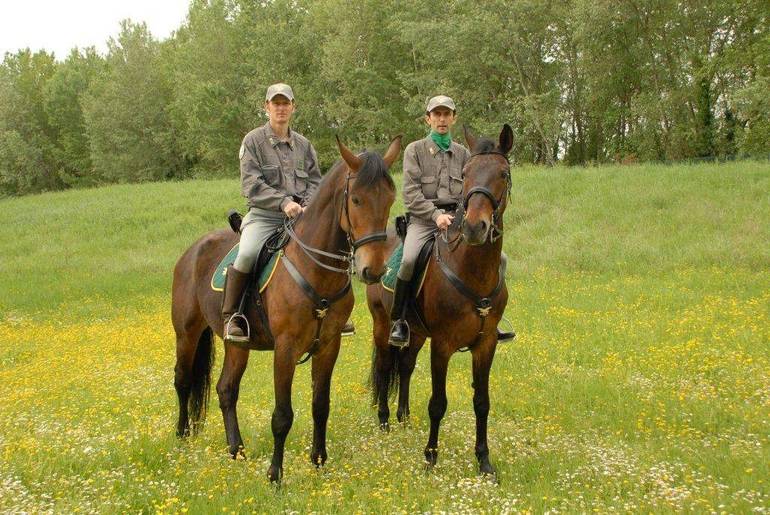 Pattuglia di forestali a cavallo, prima di confluire nei Carabinieri