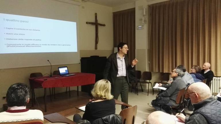 Il professor Leonardo Becchetti il 5 febbraio dello scorso anno a Cesena per la Scuola diocesana di formazione socio-politica
