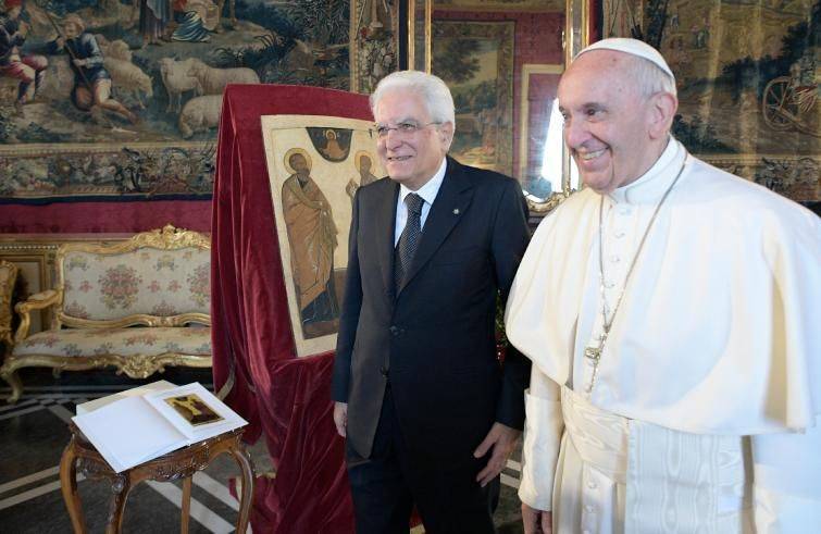 Nella foto: Roma, 10 giugno 2017. La visita ufficiale di Papa Francesco al Presidente della Repubblica, Sergio Mattarella (L'Osservatore Romano (www.photo.va) / SIR)