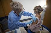 Oltre 25.000 gli over 85 vaccinati in Romagna compresi i degenti nelle Rsa e gli assistiti al domicilio