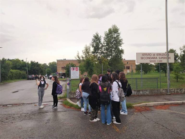 Primo giorno di scuola al "Marie Curie" di Savignano