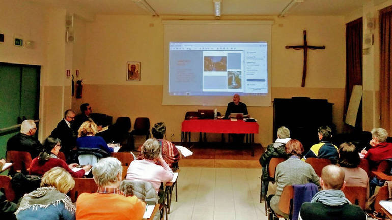 Padre Francesco Occhetta in Seminario, a Cesena, nell'inverno scorso, ha tenuto una lezione alla Scuola di dottrina sociale della Chiesa organizzata in Diocesi