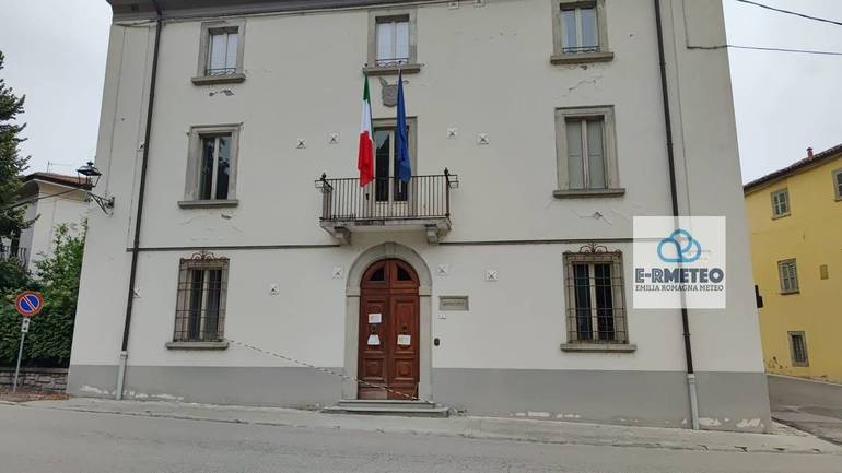 Foto di Emilia Romagna Meteo, il palazzo municipale di Tredozio