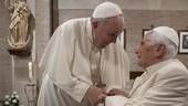 Francesco e Benedetto XVI nel novembre 2020 (foto: Vaticannews)
