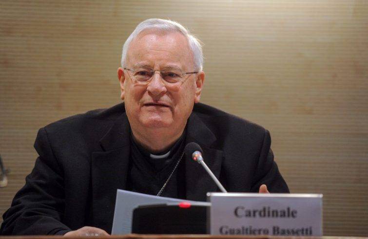 Cardinal Bassetti: vigile e collaborante, lieve stabilizzazione dei parametri vitali