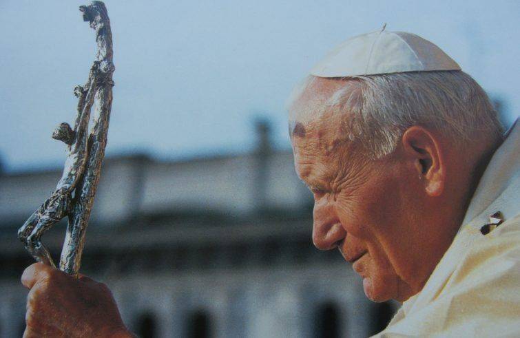 Nella foto agensir.it, papa Giovanni Paolo II