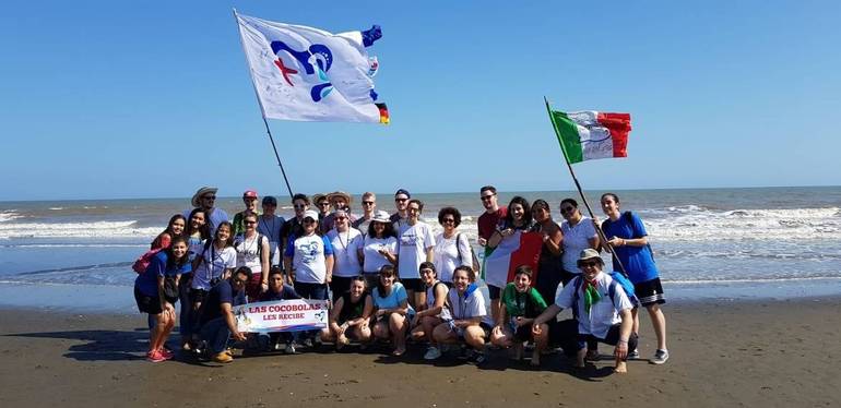 Il gruppo dei giovani dall'Emilia Romagna con don Marcello Palazzi alla Gmg a Panama