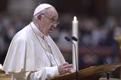 Il Papa all'Angelus: "In Ucraina c'è una guerra che semina morte, distruzione e miseria"