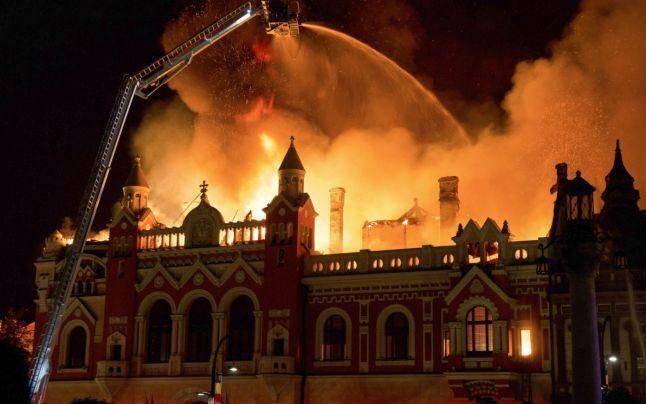 Incendio distrugge l’Episcopio greco-cattolico di Oradea. Il vescovo, “tutta la città unita nel dolore”