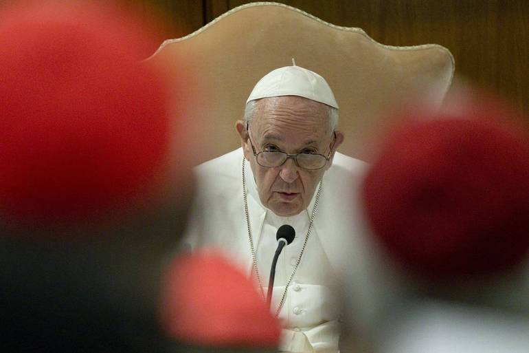 Vaticano, 29 agosto 2022: riunione dei cardinali con Papa Francesco nell’Aula del Sinodo. Foto Vatican Media /SIR