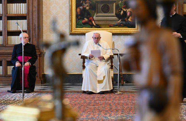 Papa all’udienza: “senza preghiera non ci sono cambiamenti nella Chiesa”