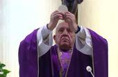Papa Francesco: a Santa Marta, “in questi giorni offrirò la Messa per gli ammalati di Coronavirus”