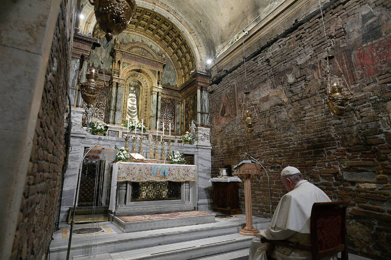 Papa a Loreto nel 2019 (foto archivio Vatican Media/SIR)