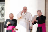 Vaticano, 19 ottobre 2022: Papa Francesco tiene l’udienza generale in Piazza San Pietro (foto SIR/Marco Calvarese)