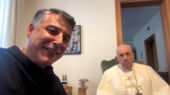 Padre Enzo Fortunato e papa Francesco (foto archivio)