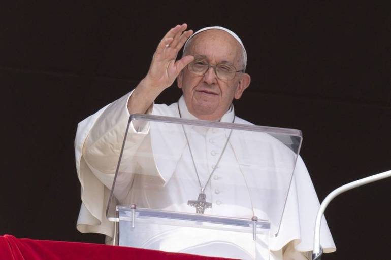 Papa Francesco all'Angelus di ieri, 15 ottobre 2023. Foto Vatican Media/SIR