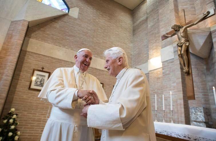 Papa Francesco: udienza, “diamo la Buona Pasqua all’amato Papa Benedetto”
