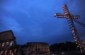 Via Crucis al Colosseo: suor Genevieve porterà la croce. “Con me i dolori dell’Iraq e le lacrime di chi è solo”