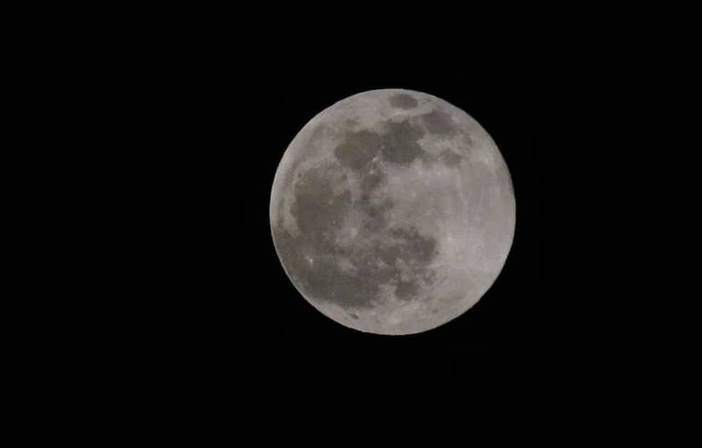 La luna di ieri sera. Foto di Pier Giorgio Marini