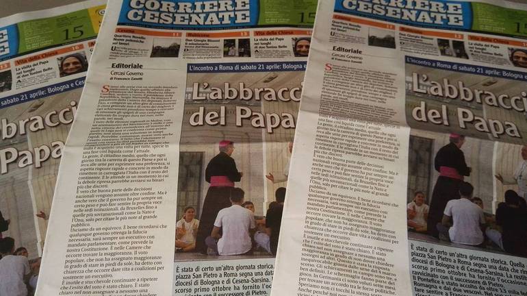 Alcune copie del Corriere Cesenate in edicola da giovedì
