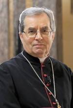 Nella foto d'archivio, il vescovo Douglas Regattieri