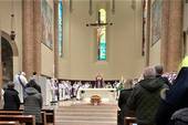 Il vescovo Douglas al funerale di don Claudio Turci: "Sono testimone di tutti i suoi sì, senza mai aspettare"