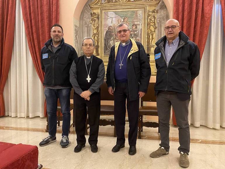 Da sinistra: Israel De Vito, il vescovo Douglas Regattieri, il vescovo Franco Agostinelli, Andrea Del Bianco