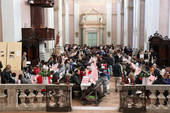Nella foto, un momento del pranzo con i poveri svoltosi domenica 19 novembre nella chiesa di sant'Agostino, a Cesena