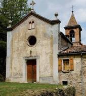 Nella foto, la chiesa di Valleripa (Mercato Saraceno) a cui fa riferimento la Piccola famiglia della Risurrezione