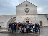 Il gruppone di Gs oggi ad Assisi. La foto è di Maria Grazia Corzani