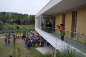 La scuola di Bora il giorno dell'inaugurazione, nel 2013