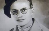 Un giovane don Lorenzo Bedeschi (Bagnacavallo 1915 - Bologna 2006), cappellano militare e resistente nella guerra di Liberazione, portavoce di Radio libera al fronte