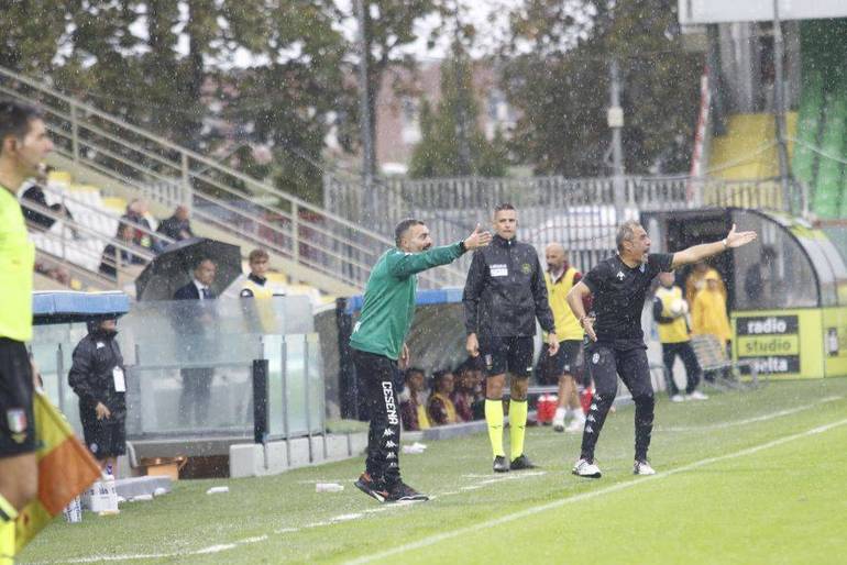 Toscano sferza la squadra sotto la pioggia - Pippo Foto