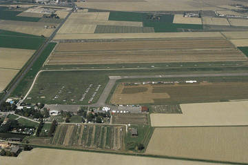 Vista dall'alto dell'aeroporto di Ravenna - foto Fabbri Stefano, pubblico dominio su Wiki Commons