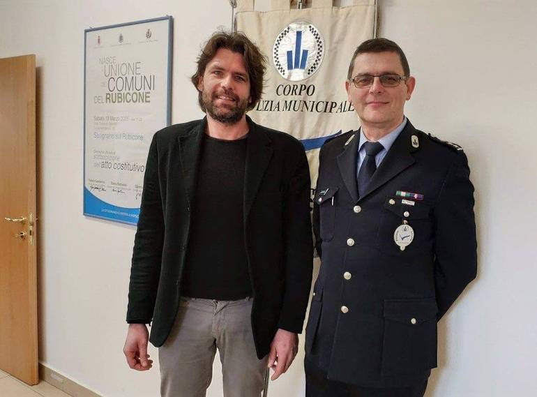 Da sinistra, il sindaco di Savignano Filippo Giovannini e il comandante della Polizia locale Alessandro Scarpellini