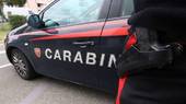 Calci e pugni alla compagna e ai carabinieri, arrestato 31enne romeno