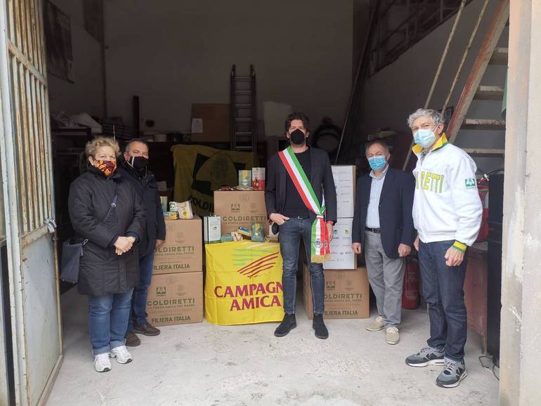 Consegnati circa 300 kg di prodotti alimentari alle famiglie indigenti di Savignano