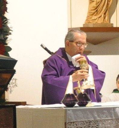 don Elvezio Motta celebra Messa a Montenovo