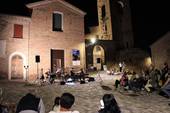 Longiano, concerto in piazza Malatestiana (foto archivio Venturi)