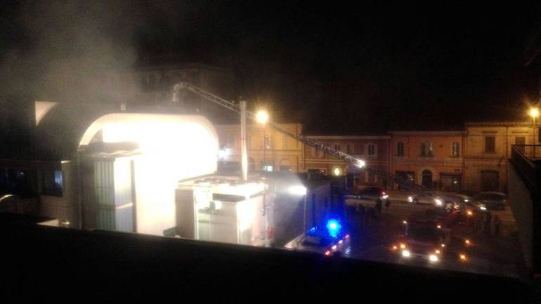 Incendio all'archivio della Cna in centro a Savignano sul Rubicone