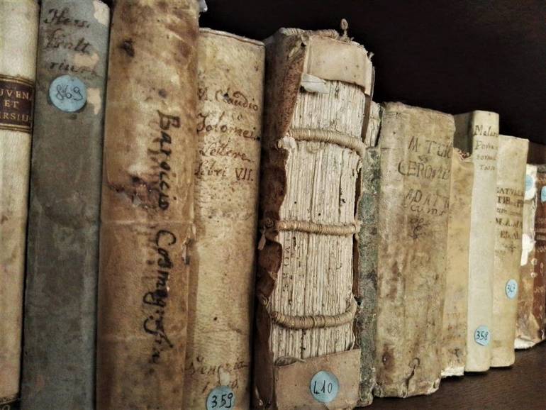 Libri antichi della biblioteca "Renzi"