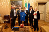 Da sinistra, nella foto, Pier Luigi Marzorati, Carlo Caglieris, Mario Draghi, Mara Fullin e Annamaria Meterangelis