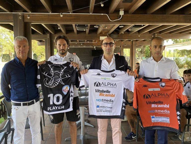  le tre nuove maglie con cui la Futsal Cesena disputerà la gare ufficiali