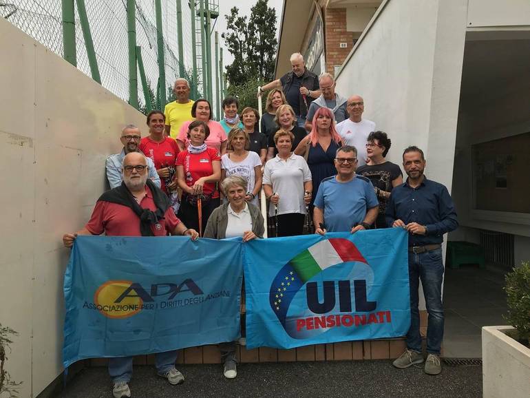 Corsisti e istruttori all'avio del Corso promosso dalla Uil pensionati di Cesena in collaborazione con la Nuova Virtus Nordic walking